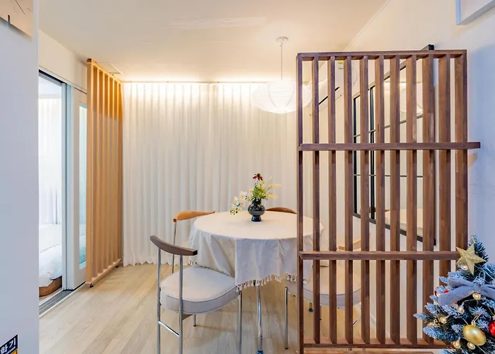 Apartment 강남한티역 도보5분 무료주차 무료짐보관 대치학원가 롯데백화점 Seoul